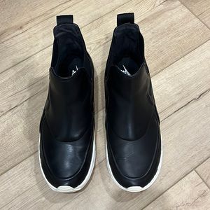 Black Nike Ankle Sneaker